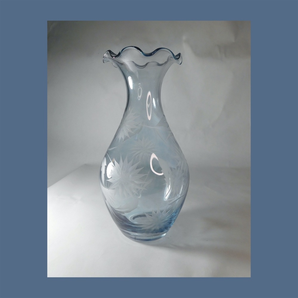 LENOX "Expressions of the Heart" Daisy Blue Glass Vase, 10" Tall